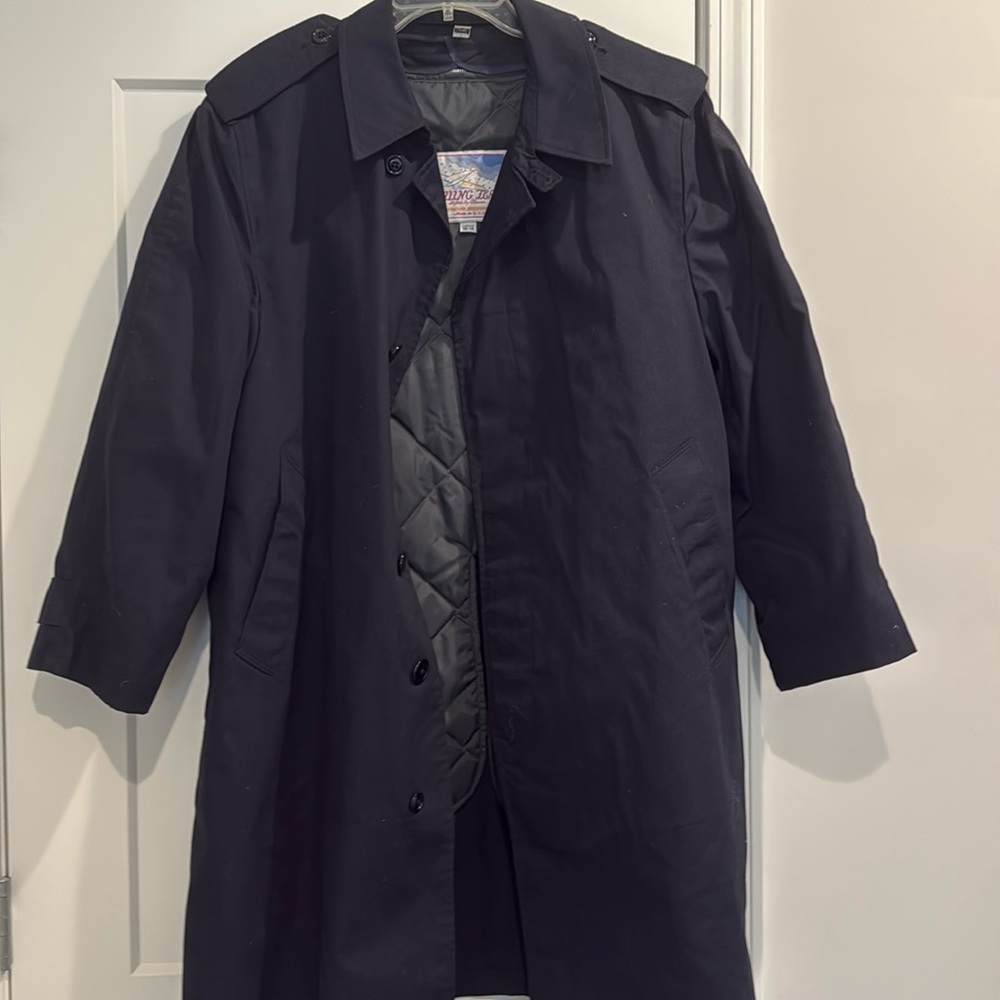 Celling Leto dress coat
Weather resistant
